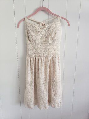 Isenboye Halter Lace Dress Size L